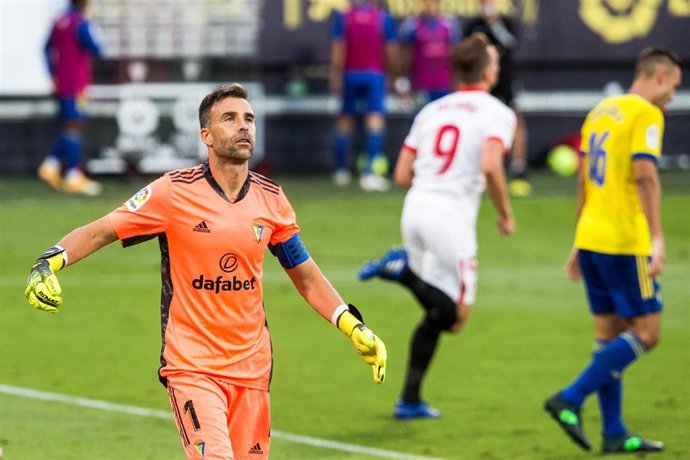 Alberto Cifuentes con el Cádiz