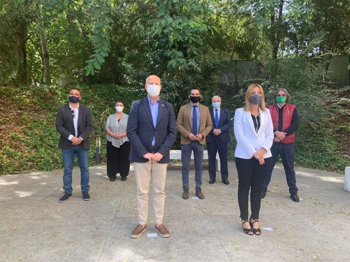 El consejero de Educación, Javier Imbroda, ha firmado un convenio cla Federación Down Andalucía, la Federación Autismo Andalucía, Asperger Andalucía y la Federación Andaluza de Asociaciones de Ayuda al TDAH (Fahyda).