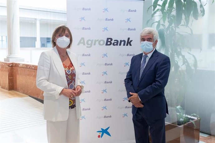 Acuerdo entre Caixabank y Freshuelva.