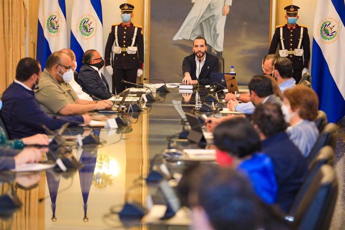 El presidente salvadoreño, Nayib Bukele, durante una reunión del Gabinete. 