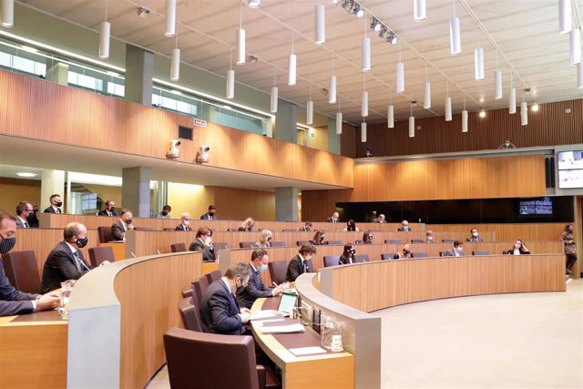 La Sesión Del Consell General En Que Se Ha Aprobado La Adhesión De Andorra Al FMI.
