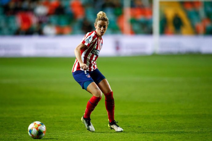 Fútbol.- El Atlético de Madrid traspasa a la centrocampista Ángela Sosa al Betis