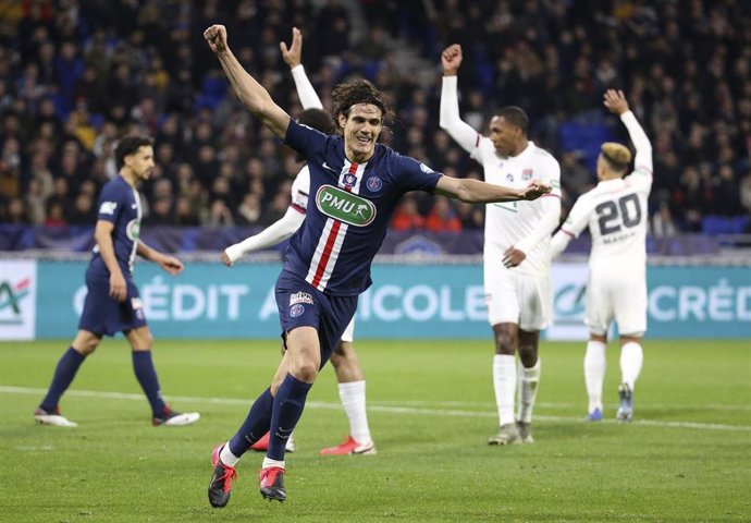 Edinson Cavani celebra un gol con el Paris Saint-Germain