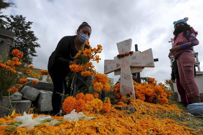 Coronavirus.- México asciende a más de 77.000 la muertes por coronavirus al suma