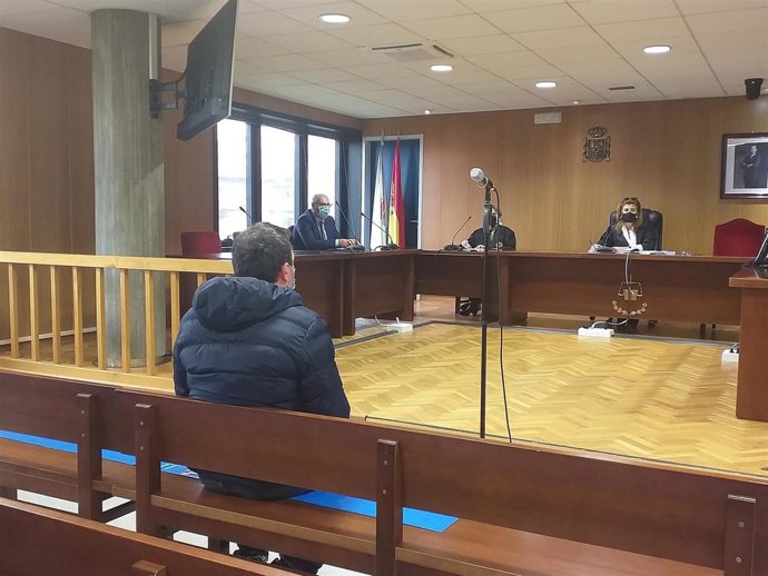 Juicio por el parricidio de Sárdoma, en Vigo. El acusado acepta cinco años y diez meses de prisión