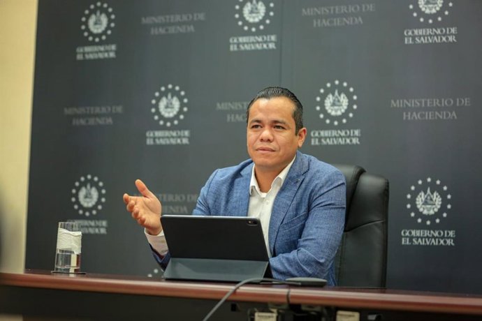Alejandro Zelaya, ministro de Hacienda de El Salvador