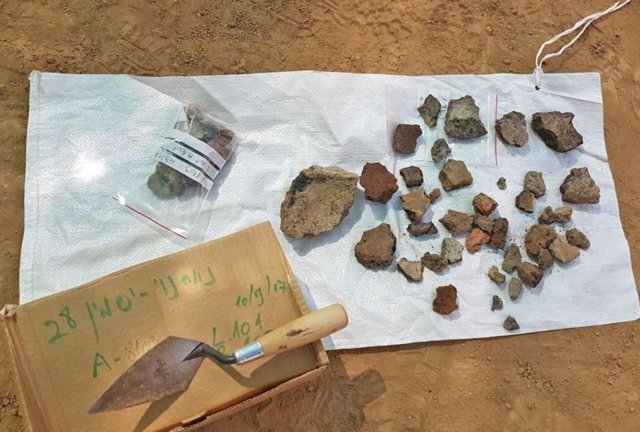 Escoria de cobre encontrada en la excavación de Neveh Noy.