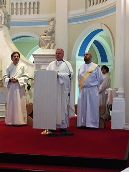 Mario Iceta celebrando eucaristía