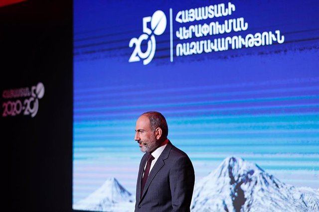 El primer ministro de Aremenia, Nikol Pashinian, en un foro
