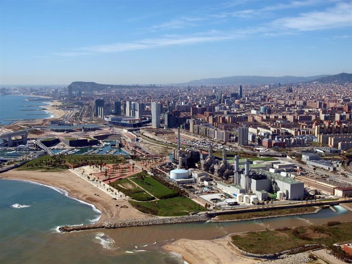 El grupo 3 de la central térmica de Endesa en Sant Adri de Bess reduce un 32% las emisiones de óxido de nitrógeno