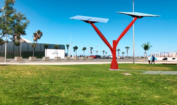Un árbol solar en La Marina de Valencia
