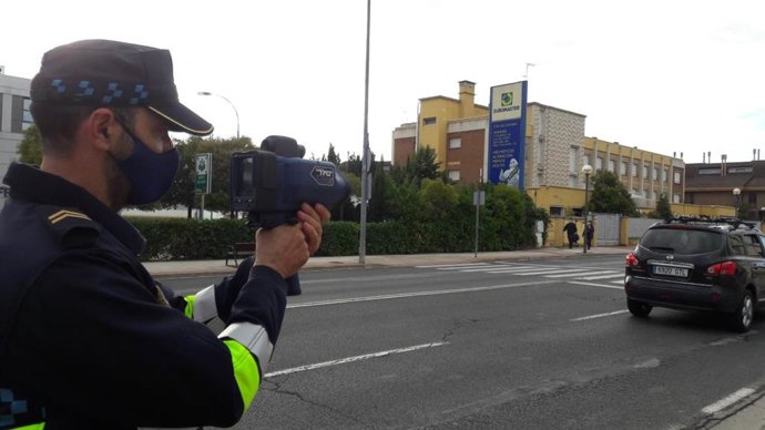 La Policía Local pone en funcionamiento un nuevo radar de última generación para reducir la velocidad en el casco urbano