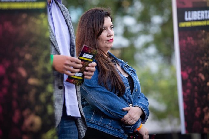 La activista de los CDR Tamara Carrasco en la concentración en la Plaza Cataluña de Barcelona con motivo de la finalización del juicio del 1-O.