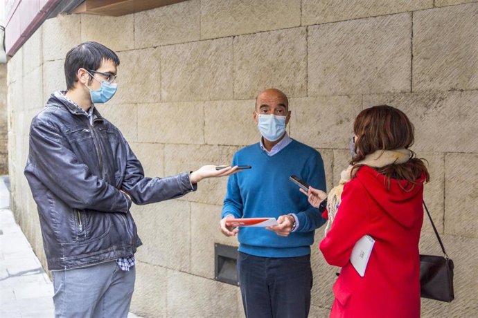 El portavoz de Ciudadanos en el Ayuntamiento de Logroño, Ignacio Tricio, ha convocado a los medios de comunicación frente al CCR