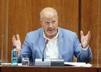 Junta acuerda con CCOO, CSIF y ANPE ampliar plantilla en cerca de 7.000 profesores para afrontar exigencias del Covid