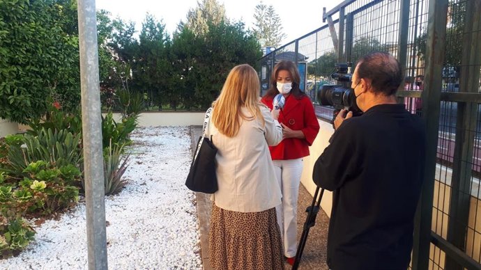 La delegada de Turismo, Regeneración, Justicia y Administración Local en Huelva, María Ángeles Muriel, en su visita a Ayamonte (Huelva).