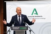 Imbroda dice que "nunca la red pública tuvo tanto apoyo" con 7.000 docentes extras, que eleva a 8.000 con la concertada