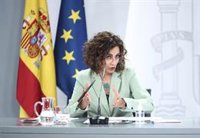 Montero pide a Madrid escuchar "a los que saben" para frenar la transmisión