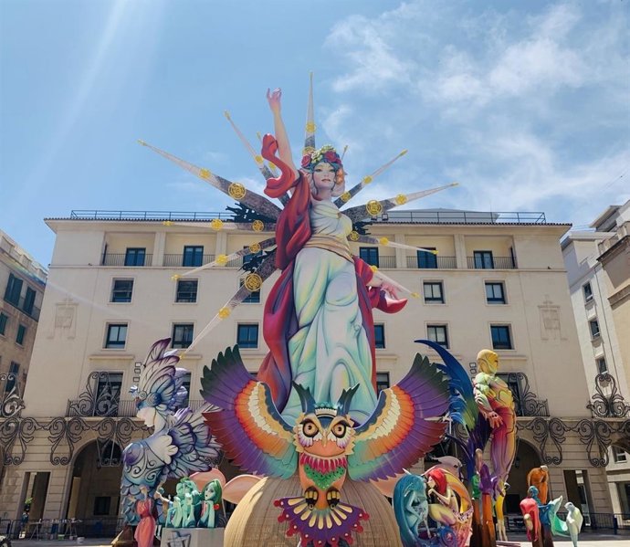 Imagen de archivo de una Hoguera Oficial de Alicante