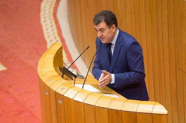 El conselleiro de Cultura, Educación e Universidade, Román Rodríguez