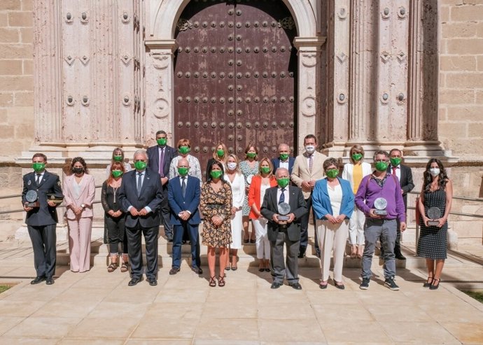 El Parlamento de Andalucía ha acogido por primera vez la entrega de premios de la Federación Andaluza de Familiares y Personas con Problemas de Salud Mental (FEAFES) con motivo del Día Mundial de la Salud Mental, que se celebra el próximo 10 de octubre.