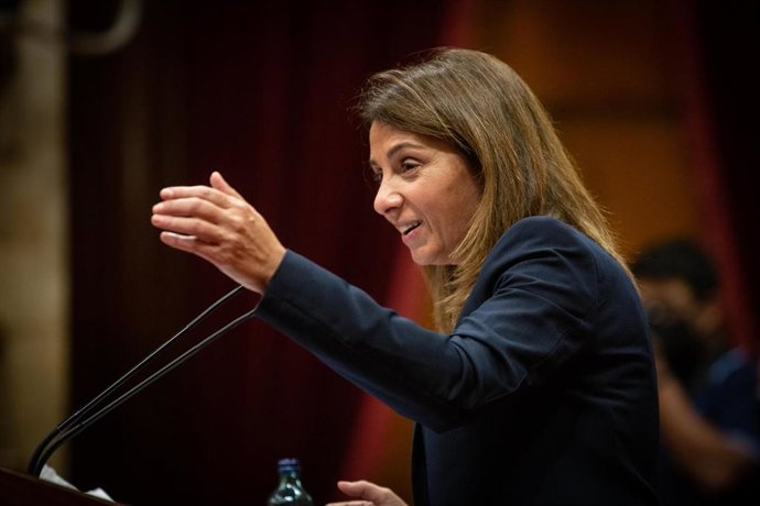 La consellera de Presidencia en funciones, Mertixell Budó