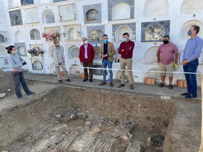 Fosa del cementerio de Jimena