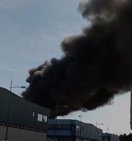 Incendio en un desguace en Málaga capital