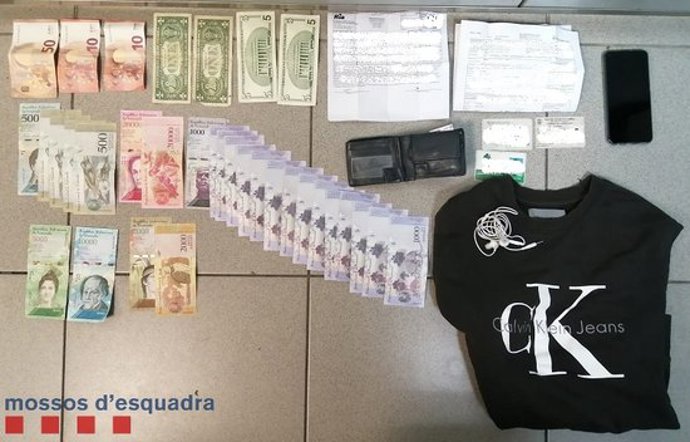 Objectes recuperats pels Mossos d'Esquadra al robatori a Sant Joan Despí