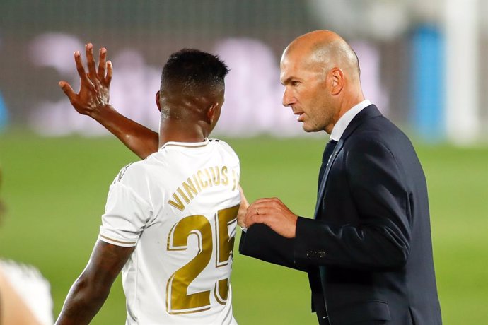 Fútbol.- Vinicius Jr: "Es un lujo trabajar con Zidane, lo explica todo claro"