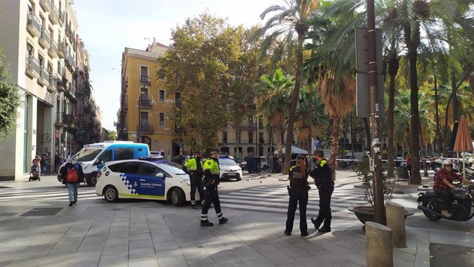 Macroperativo en el Raval contra la venta de droga