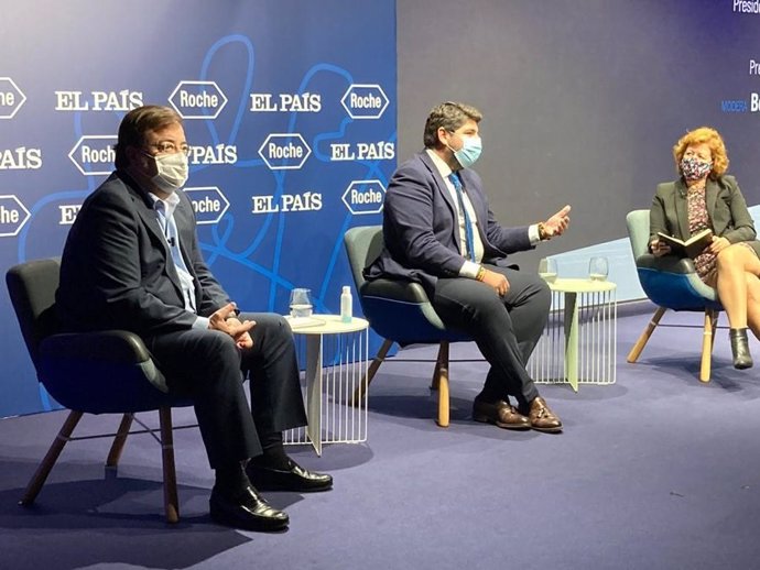 Fernández Vara y López Miras en un debate organizado por El País sobre sanidad