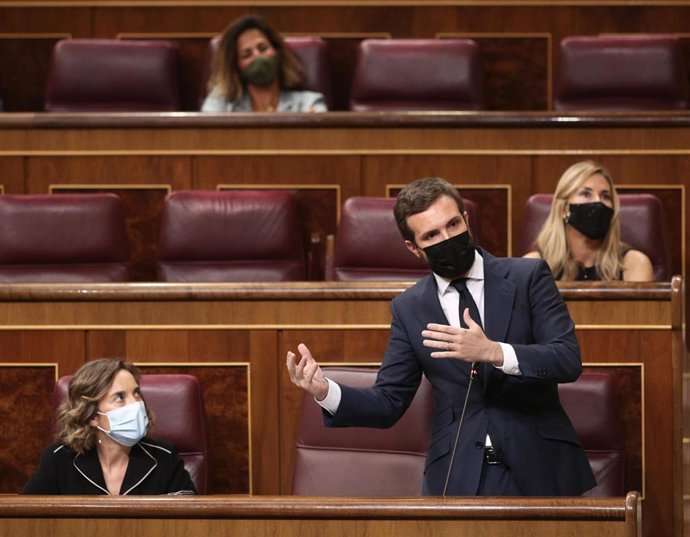 El líder del PP, Pablo Casado, interviene durante una nueva sesión de control al gobierno en el Congreso de los Diputados, en Madrid, (España), a 30 de septiembre de 2020.