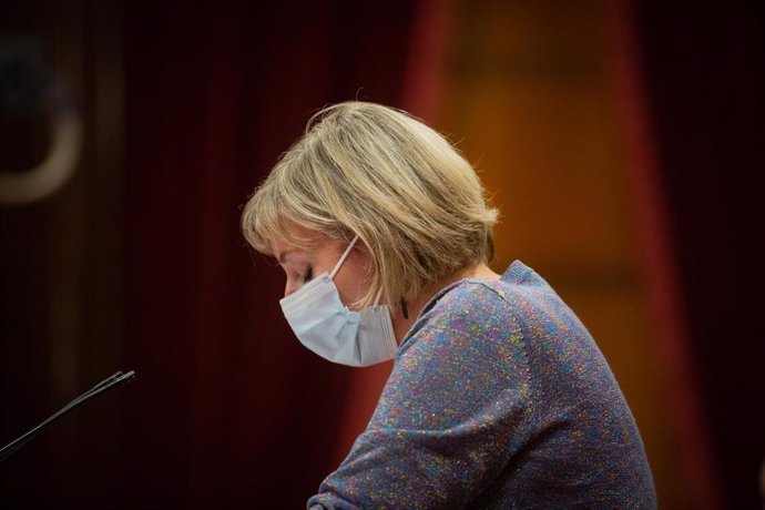 La consellera de Salut de la Generalitat, Alba Vergés, interviene durante un pleno celebrado en el Parlament de Cataluña para tratar la crisis sanitaria del coronavirus, en Barcelona, Catalunya, (España), a 6 de octubre de 2020.