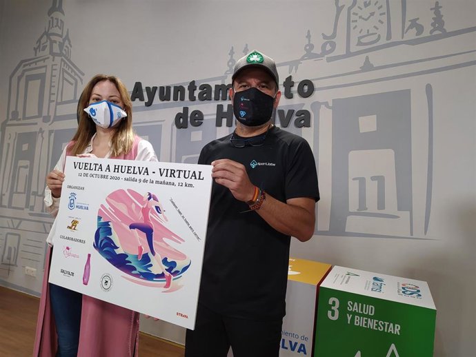 Presentación de la XXXIV Vuelta a Huelva en el Ayuntamiento de la capital.