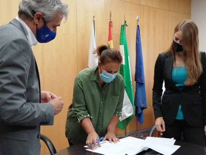 Firma de la Iniciativa Aire en la Alpujarra de Granada