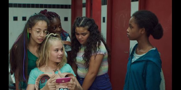 3. La película de Netflix Guapis (Cuties), a juicio en Texas por pornografía infantil
