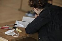 Confirman un brote en un colegio con un profesor y dos alumnos positivos