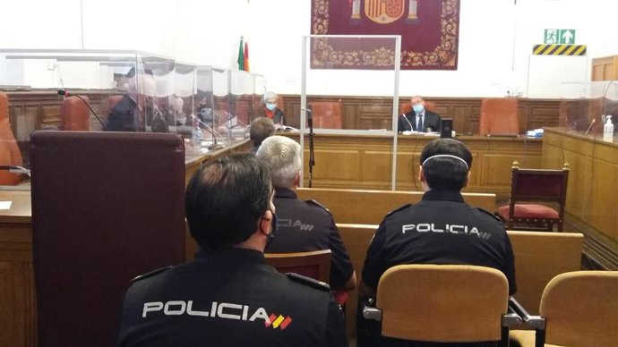 Juicio en la Sección Primera de la Audiencia de Granada contra un acusado de asesinar a su yerno en Deifontes