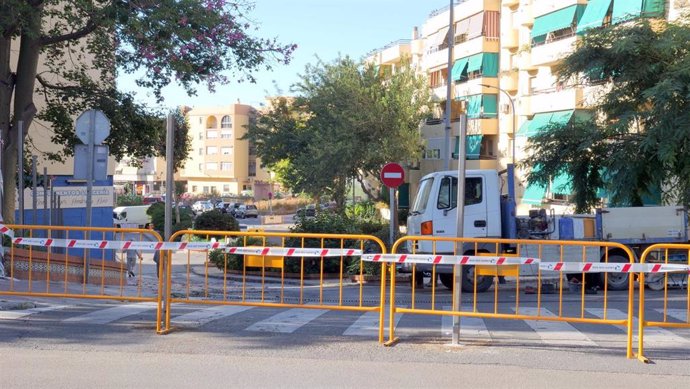 Inicio de las obras del aparcamiento de Estepona de 500 plazas a un euro al día en la Plaza del Ajedrez