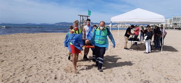 Un momento del simulacro realizado en la Playa de Palma.