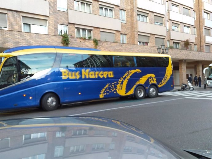 Autobús excolar apedreado por la huelga de trabajadores de ALSA.