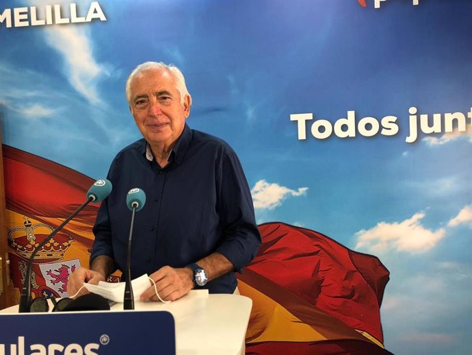 El presidente del PP de Melilla, Juan José Imbroda, en rueda de prensa