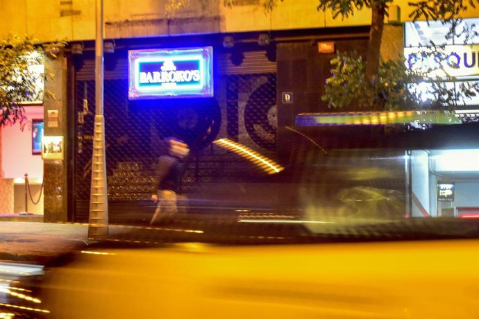 Local d'oci nocturn tancat