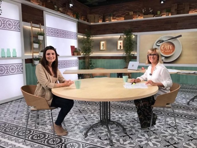 La portavoz de Cs en el Parlament, Lorena Roldán, y la periodista Gemma Nierga