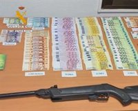 Intervenidas 686 plantas de marihuana y detenidas dos personas en Roquetas (Almería)