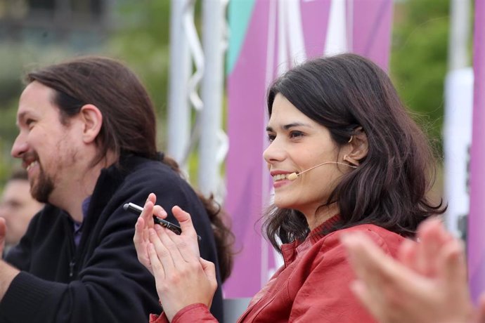 Pablo Iglesias e Isa Serra en un acto de Unidas Podemos en Alcorcón, Madrid