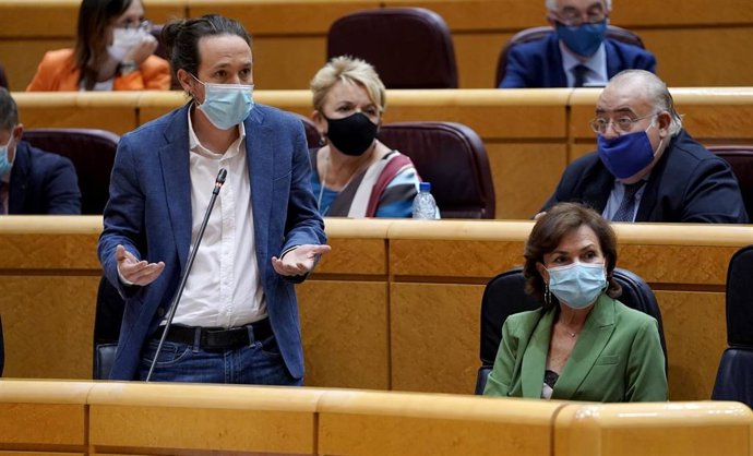 El vicepresidente segundo del Gobierno, Pablo Iglesias, interviene junto a la vicepresidenta primera, Carmen Calvo, durante una sesión de control al Gobierno en el Senado, en Madrid (España), a 22 de septiembre de 2020. 