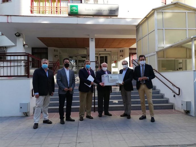 Salud comienza la campaña de gripe a más de 52.000 usuarios de residencias de Andalucía