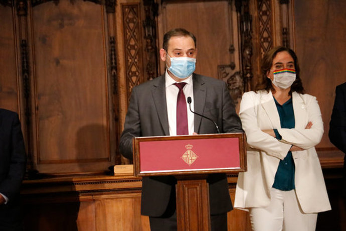 El ministre de Transports, Mobilitat i Agenda Urbana, José Luis Ábalos, en un acte a l'Ajuntament de Barcelona el 8/10/2020 (horitzontal)